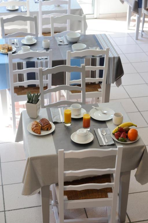 Hotel Les Mimosas Аржеле-сюр-Мер Номер фото